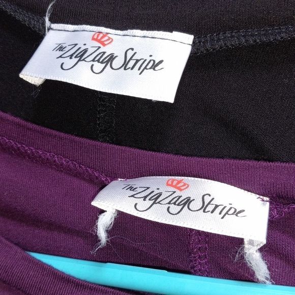 The zig Zag Stripe rayon spandex with golden accent buttons tunic top, sz M - Picture 5 of 6